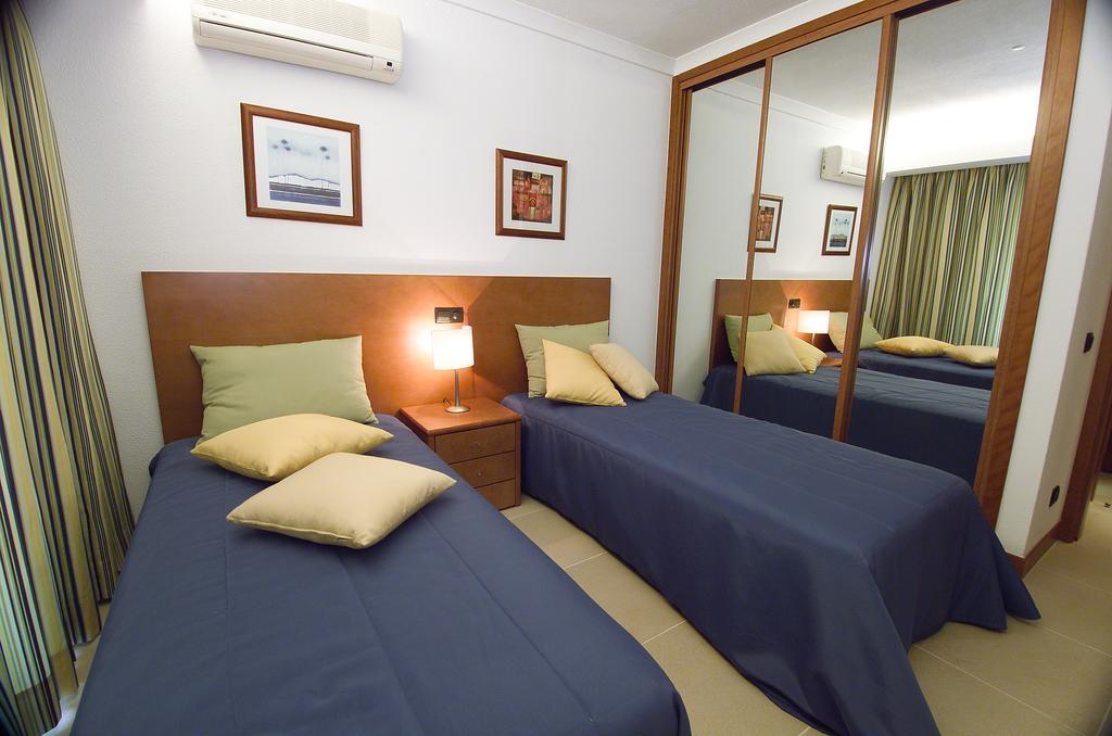 Apartamentos Alvaflor Quarteira Luaran gambar
