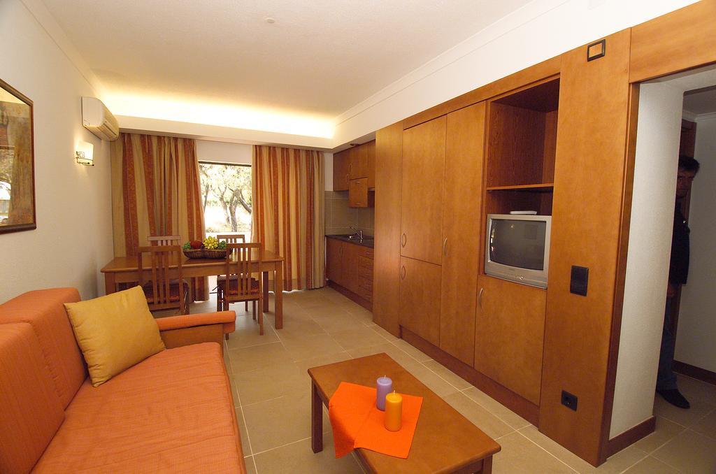 Apartamentos Alvaflor Quarteira Luaran gambar